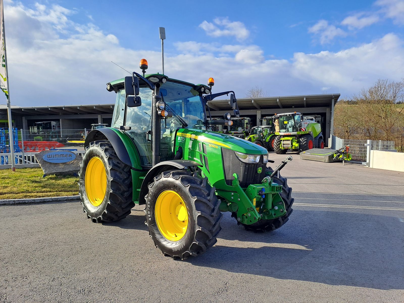 John Deere 5090R 3