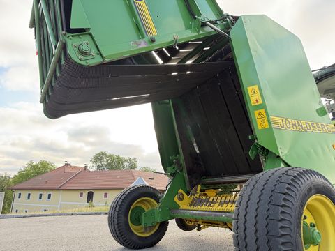 John Deere 570