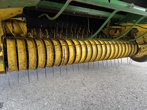 John Deere 570