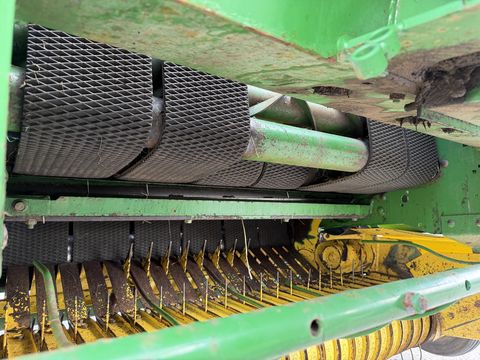 John Deere 570