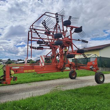 Kuhn GA 7301 - gebrauchter Mittelschwader