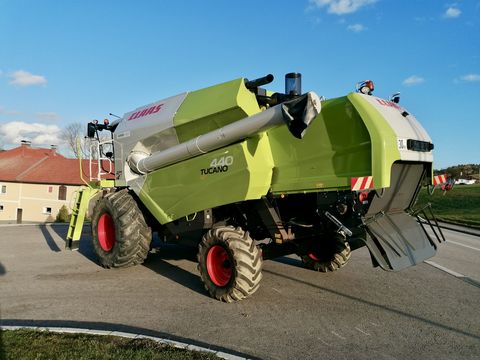 Claas Tucano 440