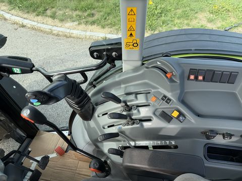 Claas Elios 210