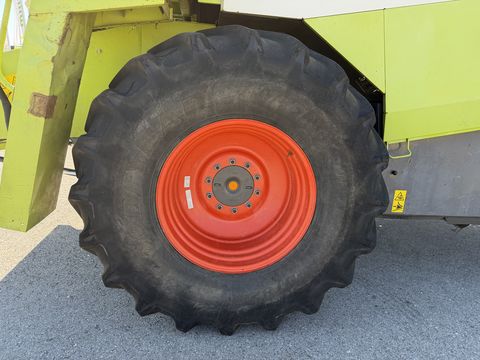 Claas Lexion 460 - Maisausrüstung