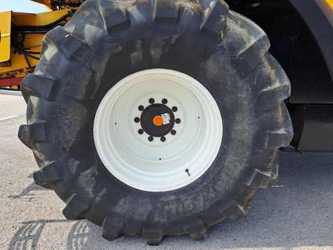 New Holland CX8050