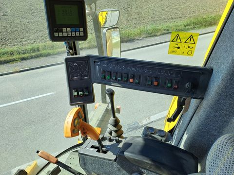 New Holland TX 65 Plus