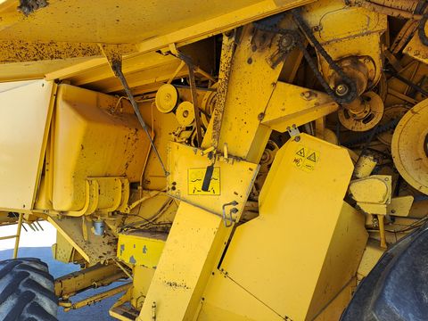 New Holland TX 65 Plus