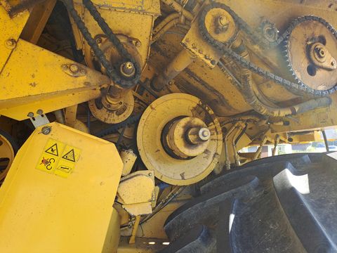 New Holland TX 65 Plus