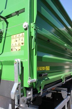 Zaslaw D 762 - 12 - Kipper 15m³ / 16,5t