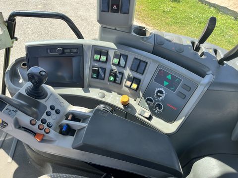 Claas Arion 520