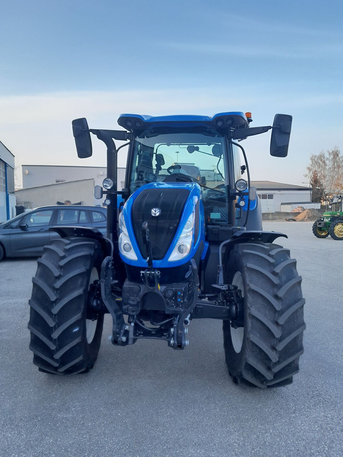 New Holland T5.110 Auto Command (Stage V) 2