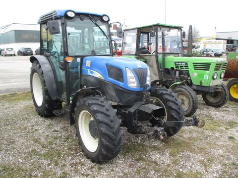 <strong>New Holland T4030F</strong><br />