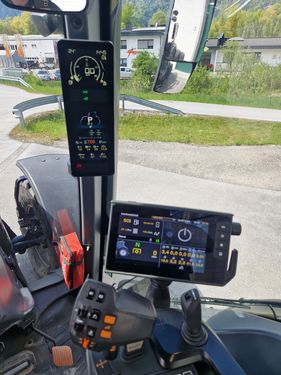 Valtra Q305