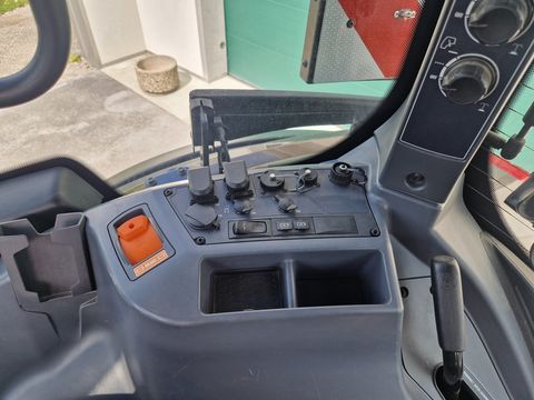 Valtra Q305