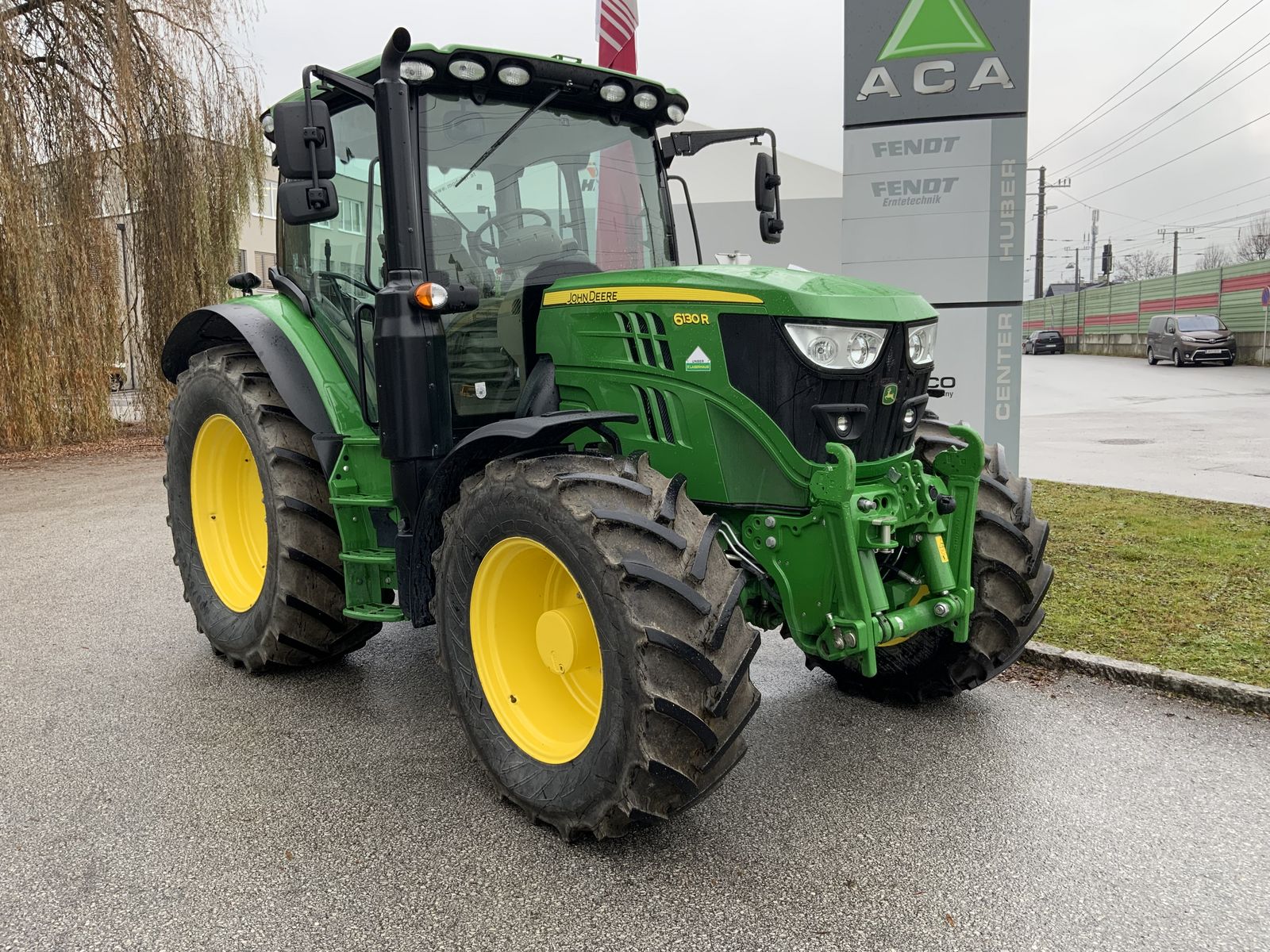 John Deere 6130R 1