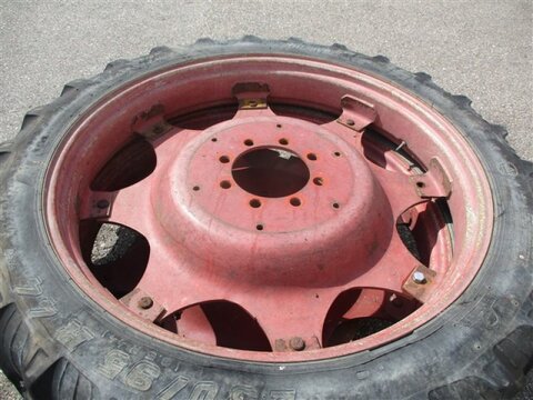 Taurus 230/95 R44