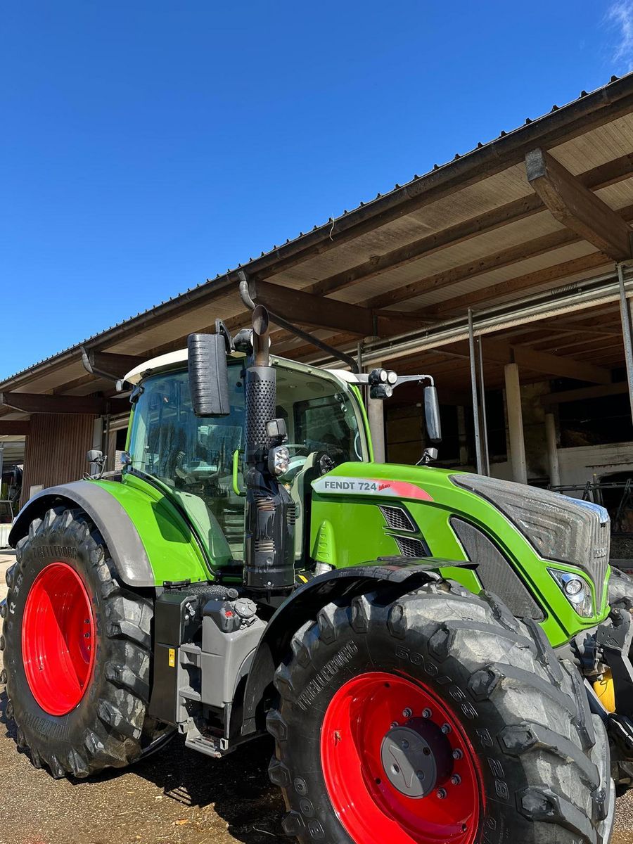Fendt 724 Vario 1