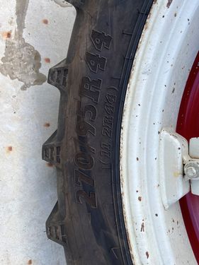 Sonstige 270/95R44