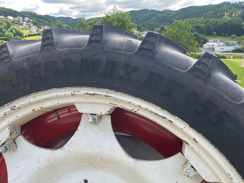 Sonstige 270/95R44