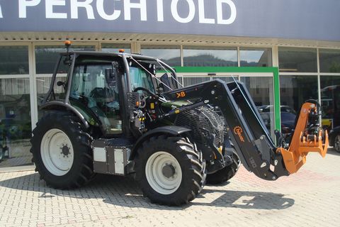 <strong>Valtra N135 Active</strong><br />