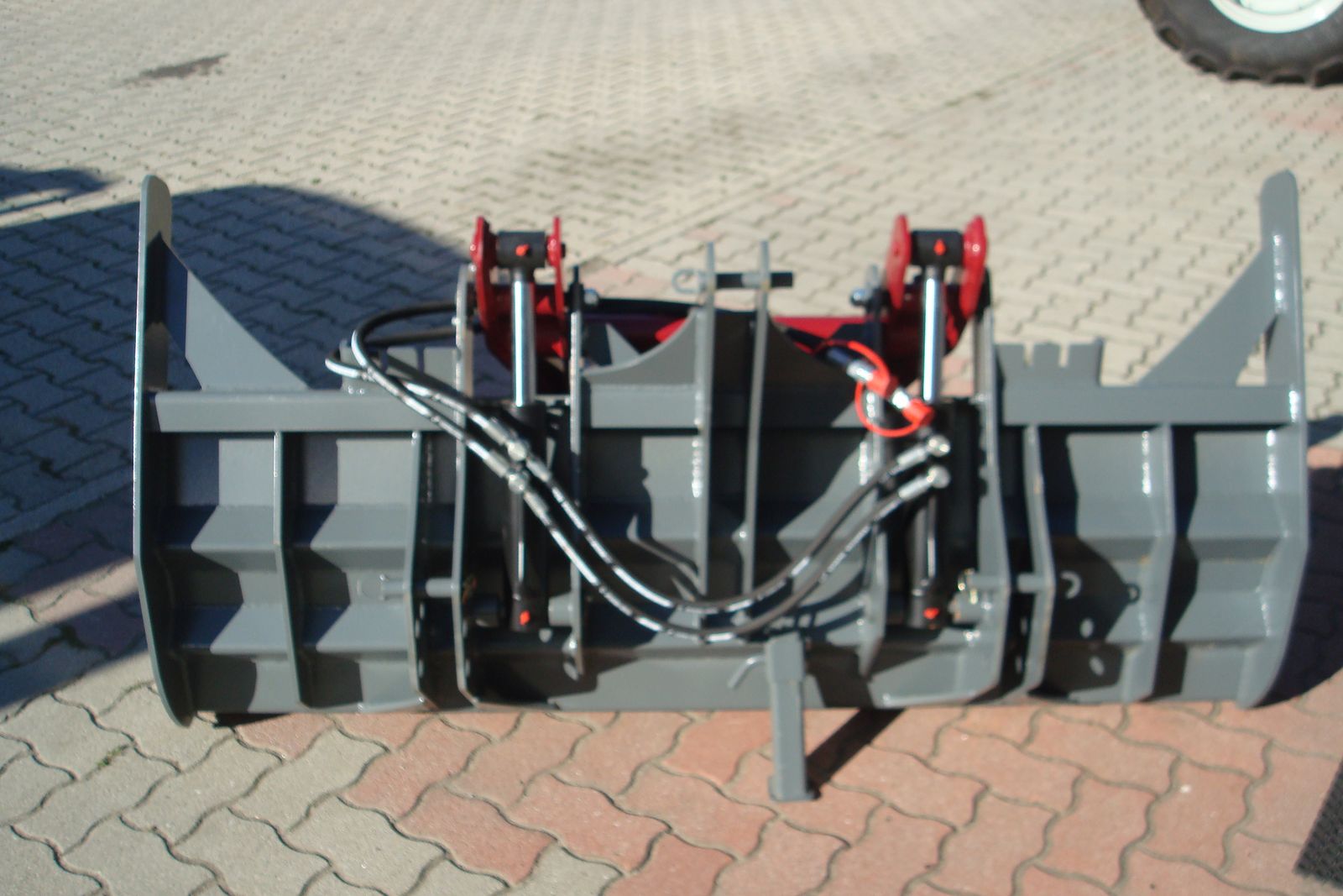 Polterschild mit Niederhalter 1800 2