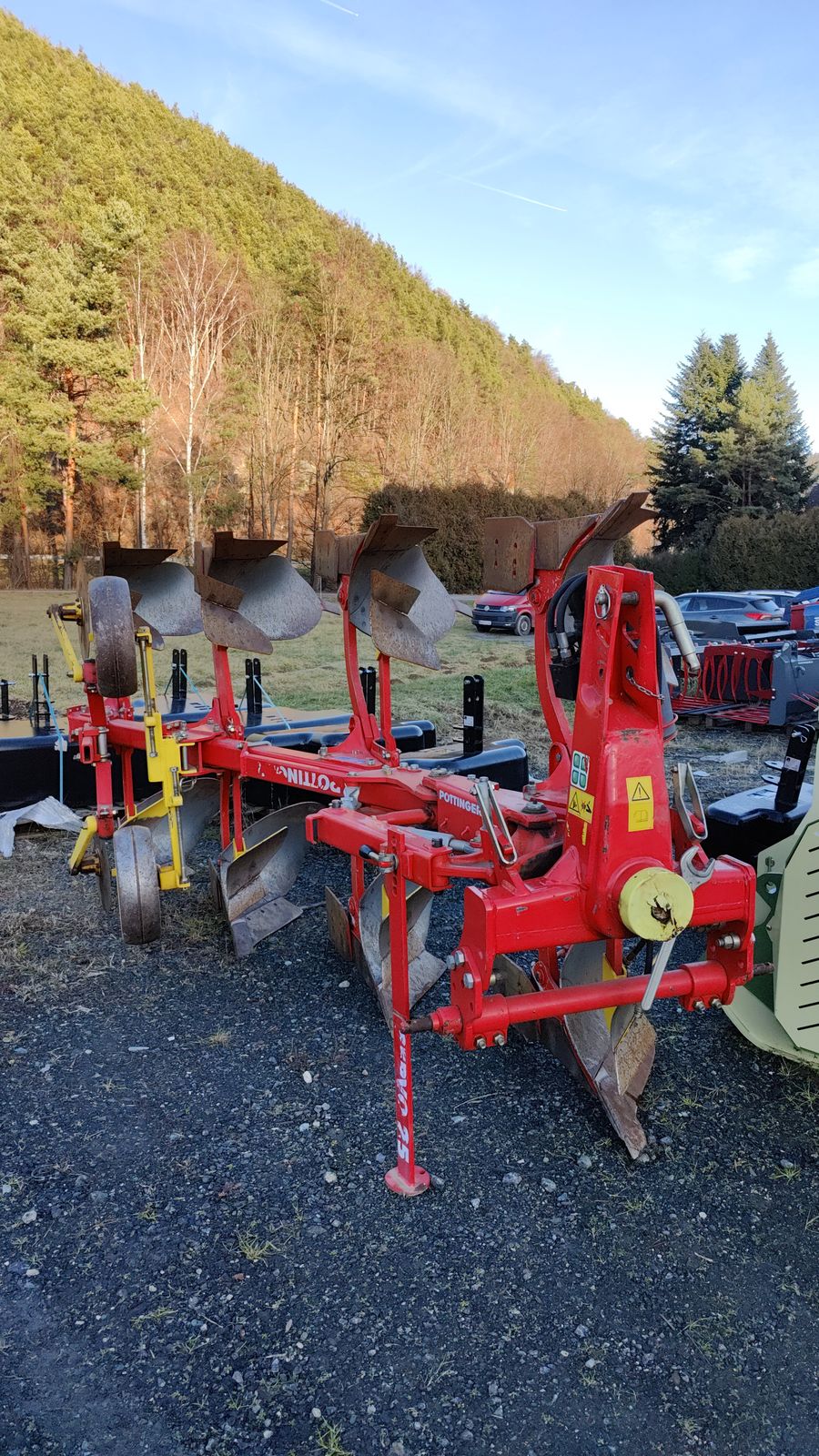 Pöttinger Servo 25 - 4 scharig 1