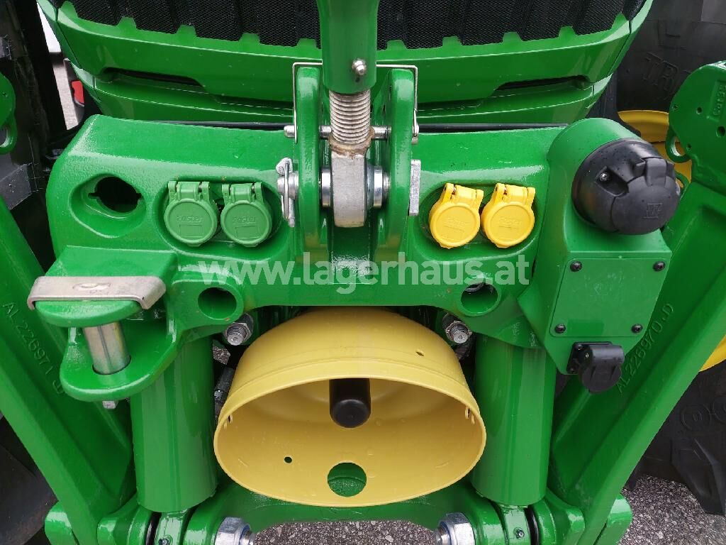 John Deere 6R150 3