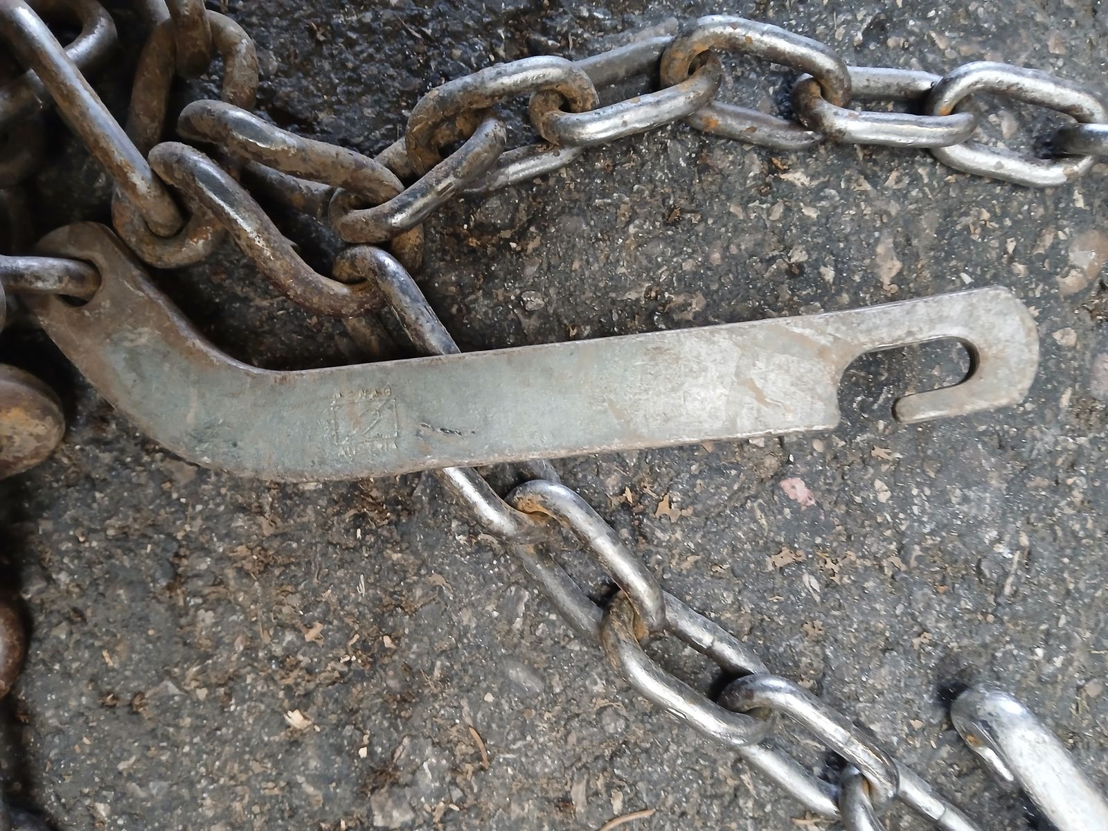 Pewag 480/65-28 Netzketten 2