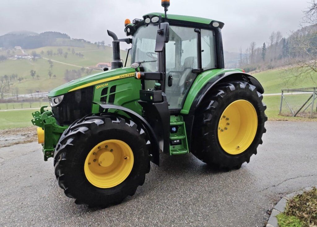 John Deere 6090 M 2