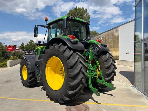 John Deere 6195M