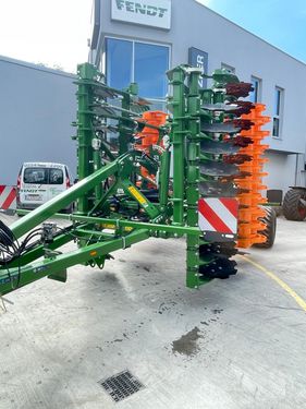 3210-976b35a280fd8457cdf59a376845377b-5871205