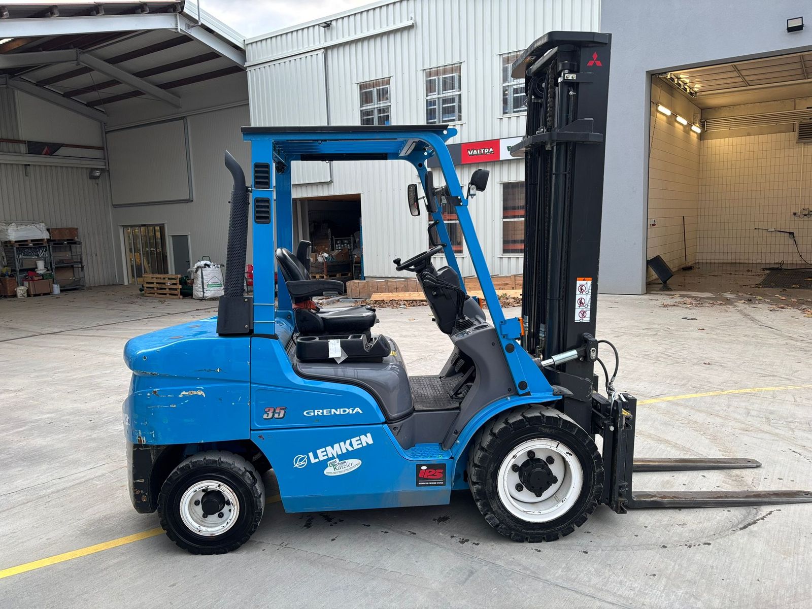 Mitsubishi FD35NTD 2