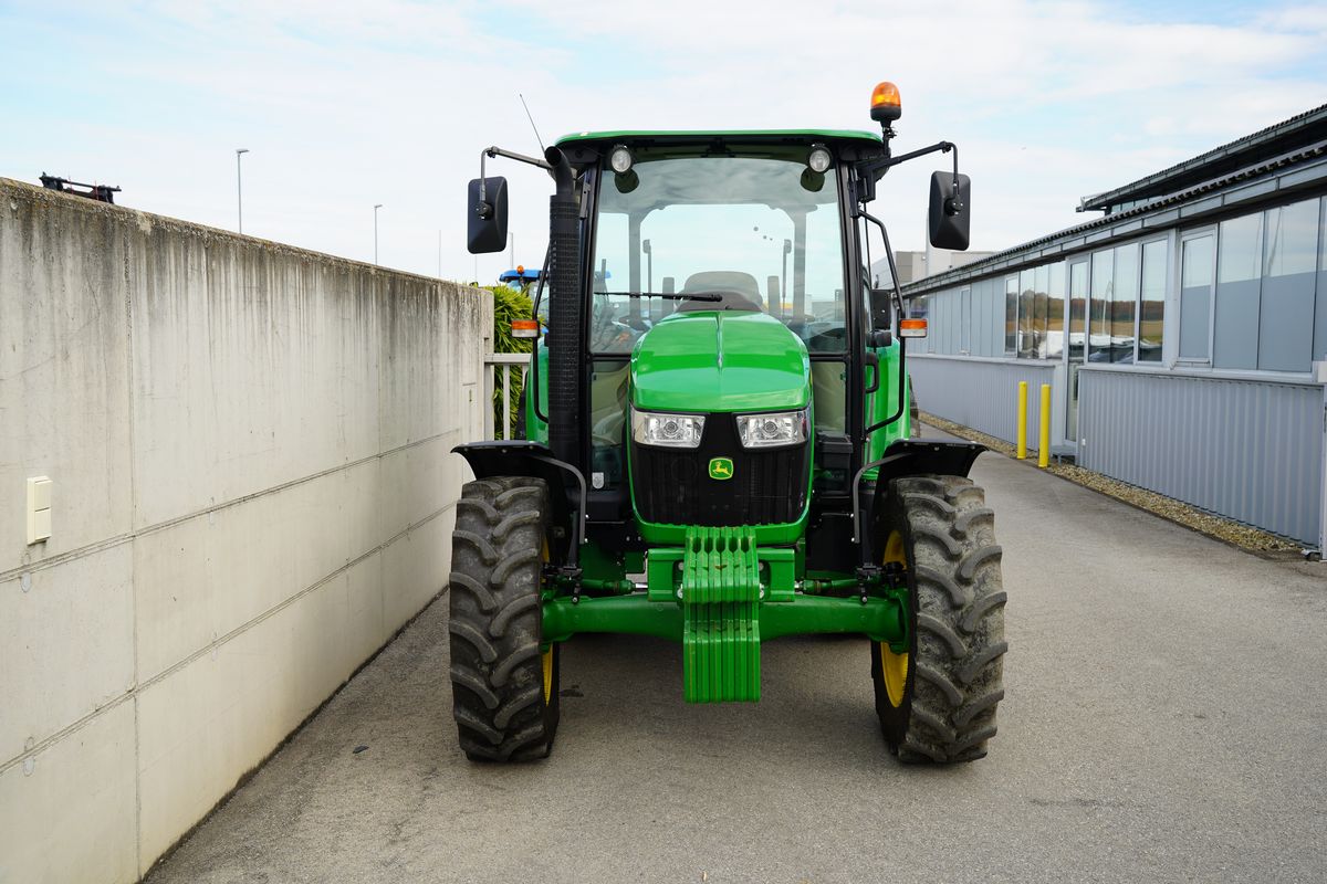 John Deere 5075E (Stage V) 2