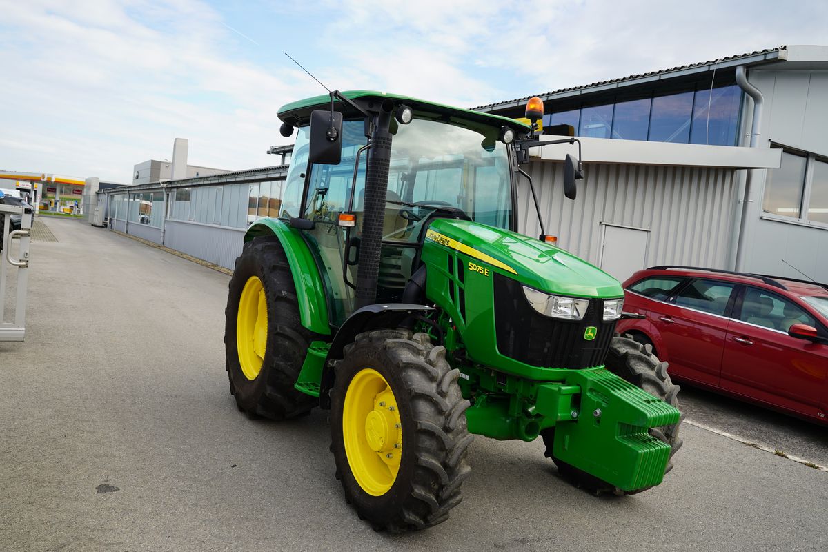 John Deere 5075E (Stage V) 3