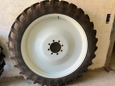 Alliance 320/90R46 & 270/95R32
