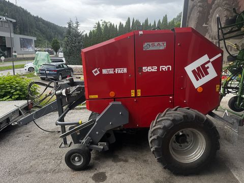 Metal-Fach Rundballenpresse