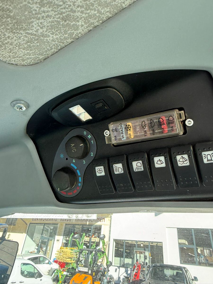 Deutz Fahr Agrofarm 420 TTV 3