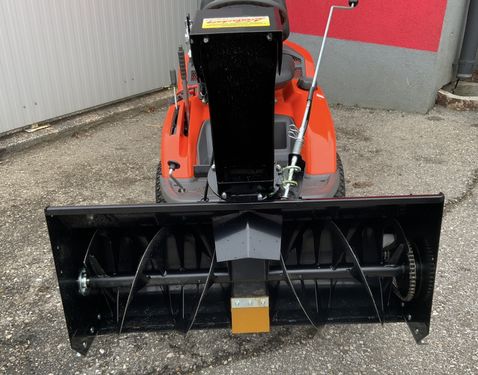 Husqvarna Schneefeäse zu Rider