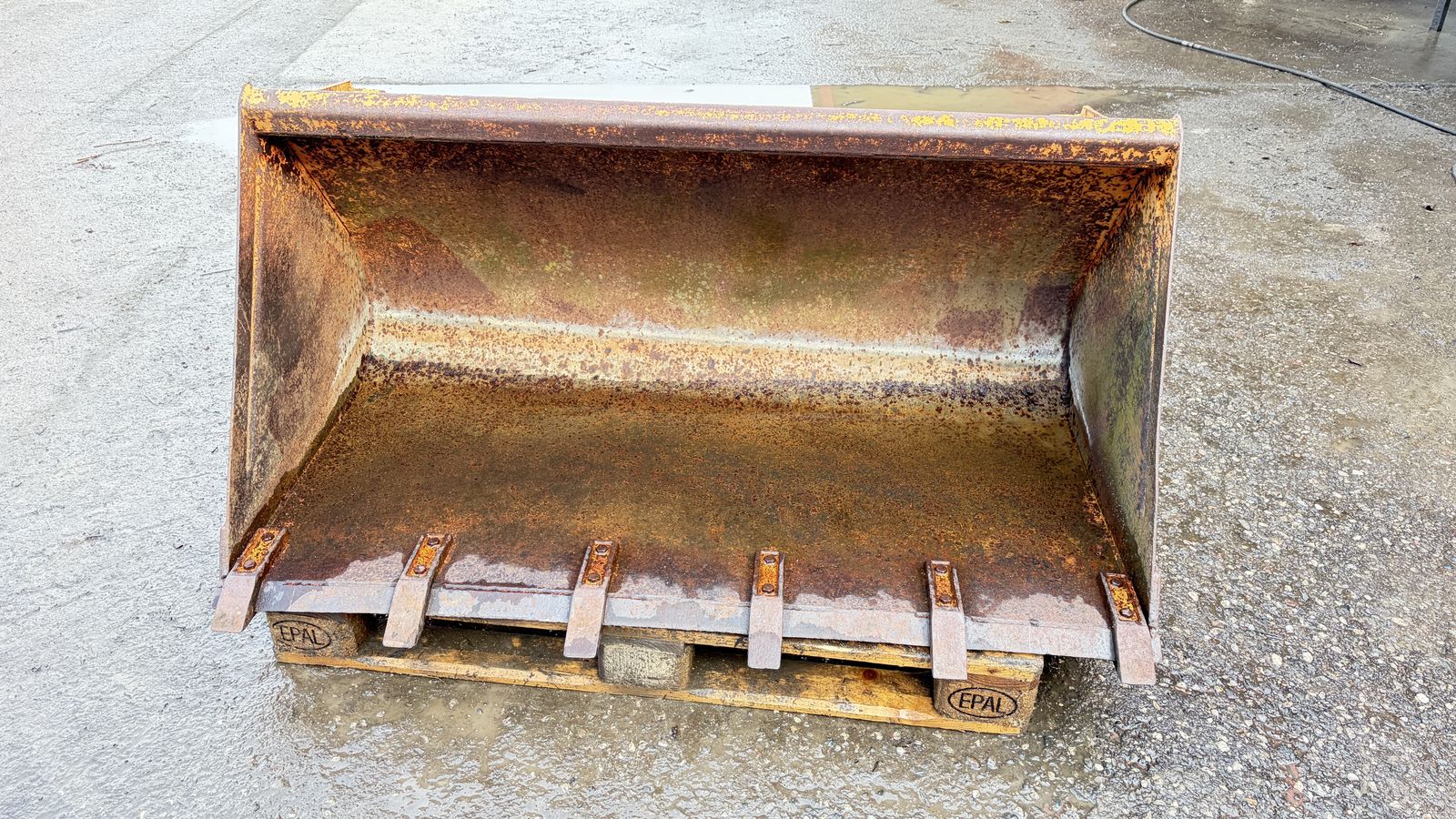 Hauer Erdschaufel mit Zähne 2