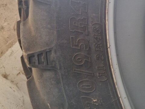 BKT 270/95R32+270/95R48 3