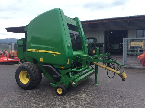 John Deere 854