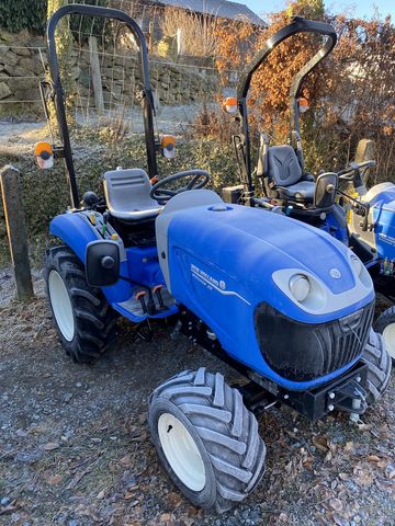 New Holland Boomer 25 