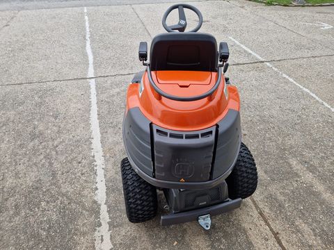 Husqvarna Rider 422TSx AWD + Schneeschild