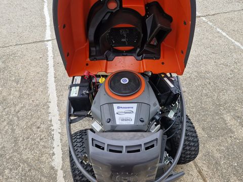 Husqvarna Rider 422TSx AWD + Schneeschild