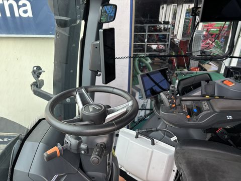 Valtra Q305