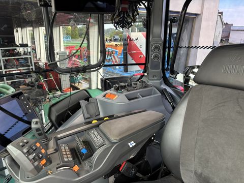 Valtra Q305