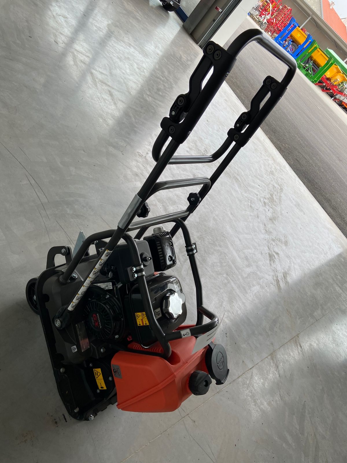 Husqvarna HUSQVARNA LF 75 LAT Rüttelplatte mit 420 mm Plat 1