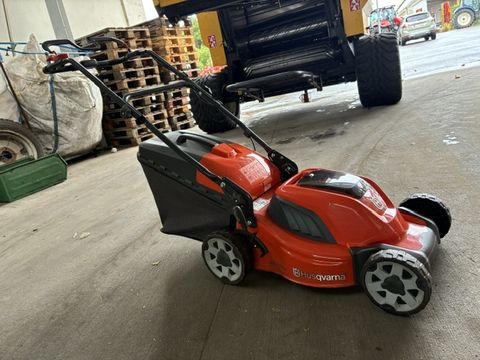 Husqvarna Rasenmäher LC141i inkl. Akku und Ladegerät!