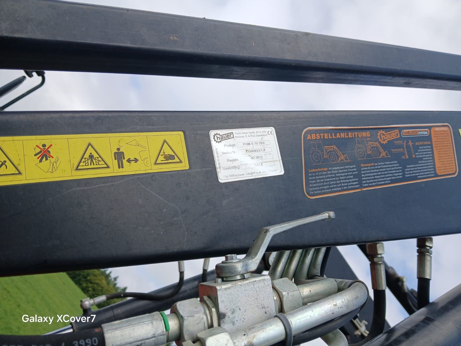 Hattat T4110 mit Frontlader 2