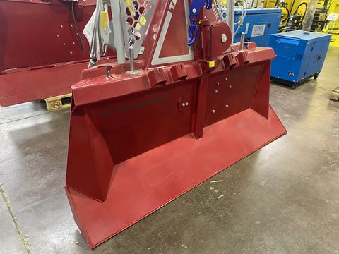 Tajfun EGV85 AHK SG mit Schildbreite 205 cm